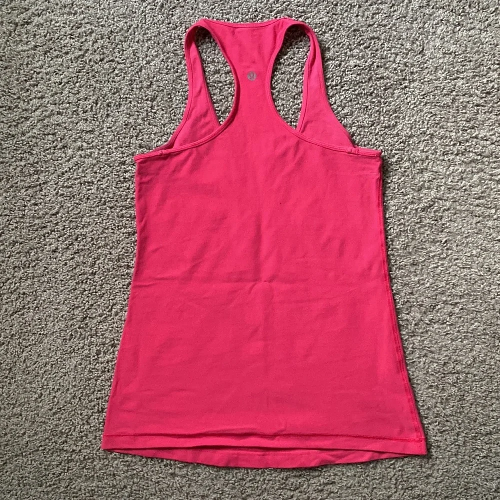 Lululemon (10) fitted tank top - Picture 2 of 4